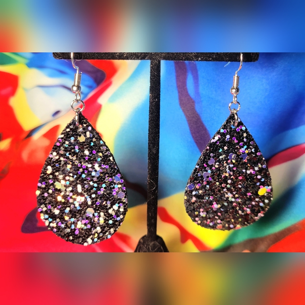 LOT Faux Leather Earring